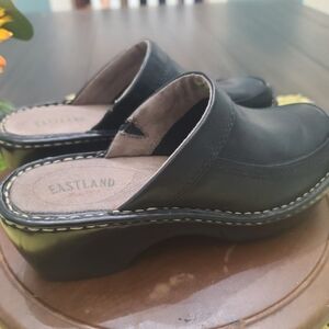Eastland Women's Black Leather Clogs Sz 7